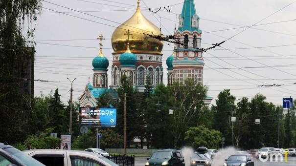 В Омске объявили штормовое предупреждение: надвигается град и ветер 20 м/с