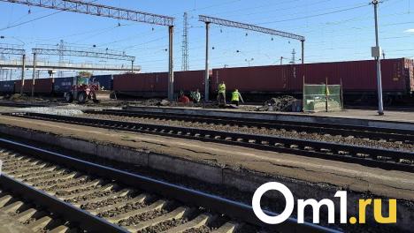 Мужчина выбросил маленькую дочь из окна