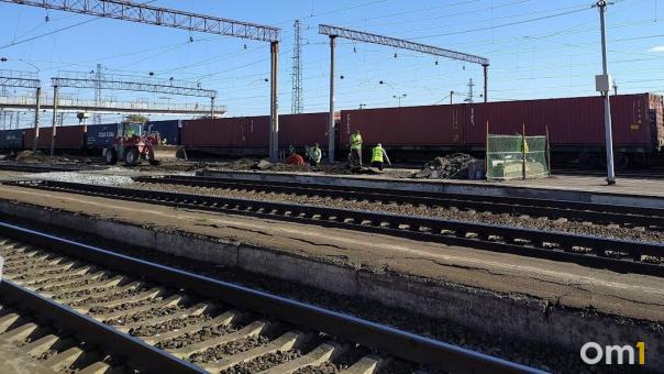 Мужчина выбросил маленькую дочь из окна
