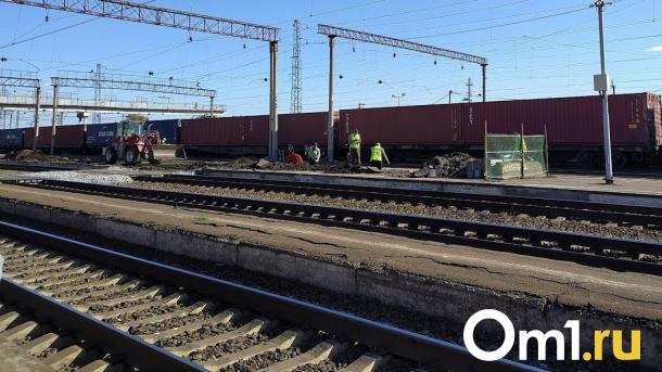 Мужчина выбросил маленькую дочь из окна
