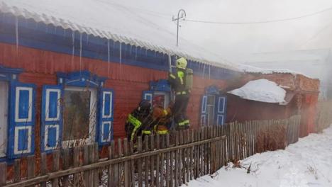 В Омске произошёл пожар в частном доме — погиб один человек