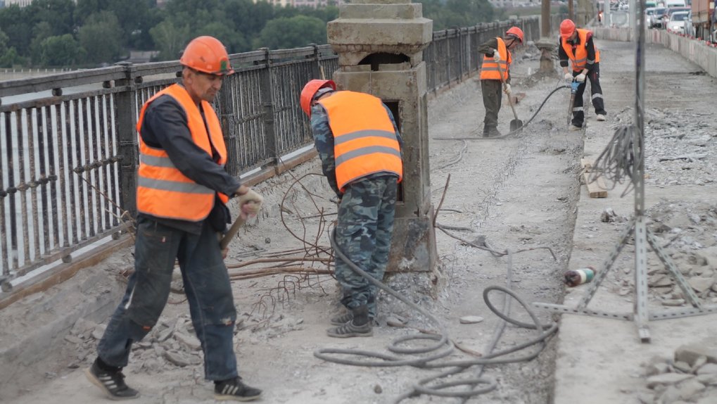 Чугунные ограждения на Октябрьском мосту в Новосибирске сохранят в первозданном виде