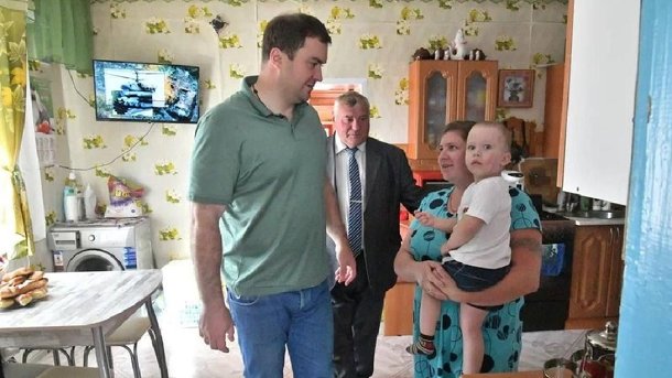 Виталий Хоценко проверил, как поддерживают семью участника СВО