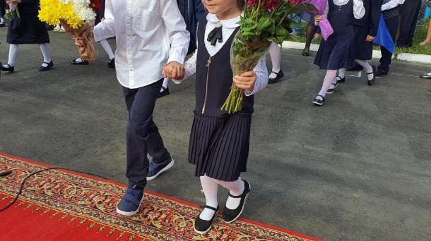 Детей в Новосибирске будут доставлять на учёбу из-за переполненности школ