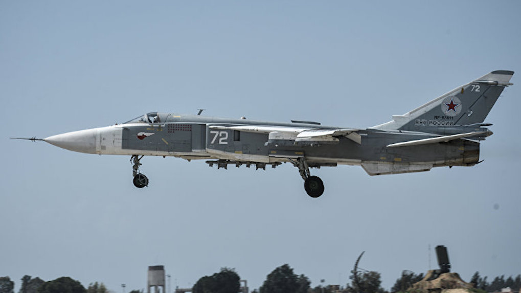 В Сирии разбился российский самолет Су-24: «Экипаж погиб»