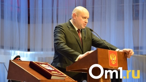 В мэрии Омска прокомментировали отсутствие масок на инаугурации Шелеста