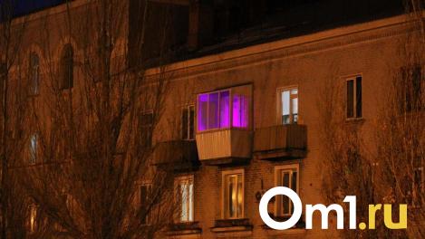Следком заинтересовался падением куска наледи на голову омичке