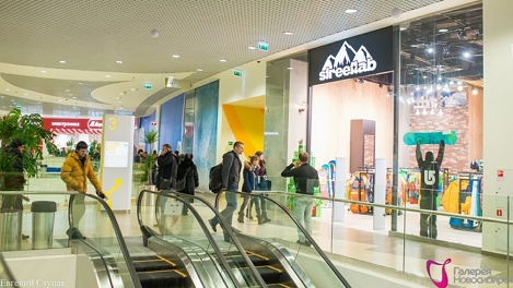 Курьерам запретили ездить на лифте и сидеть на фуд-корте в «Галерее Новосибирск»