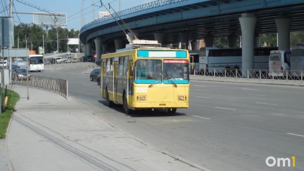 «Ждём часами!» Новосибирец пожаловался на работу троллейбуса № 29