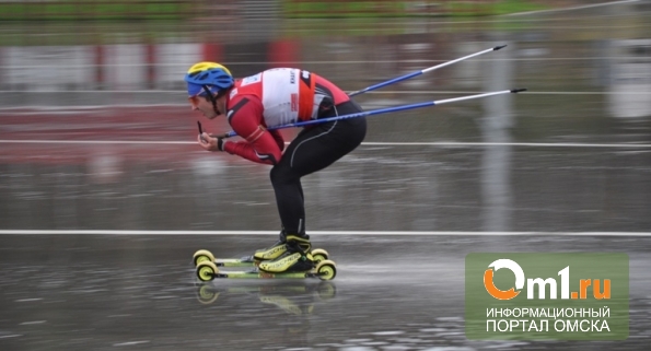 В Омске лыжники разыграли Кубок мэра под дождем