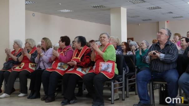 Бесплатно в кино зовут пенсионеров в Декаду пожилого человека в Новосибирске