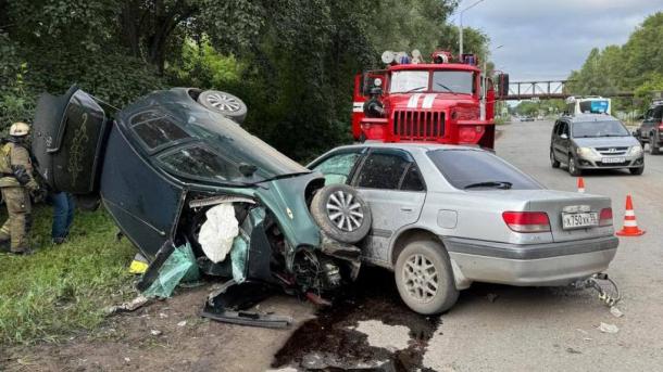 Выехал на встречку и погиб: страшное ДТП случилось в Омске