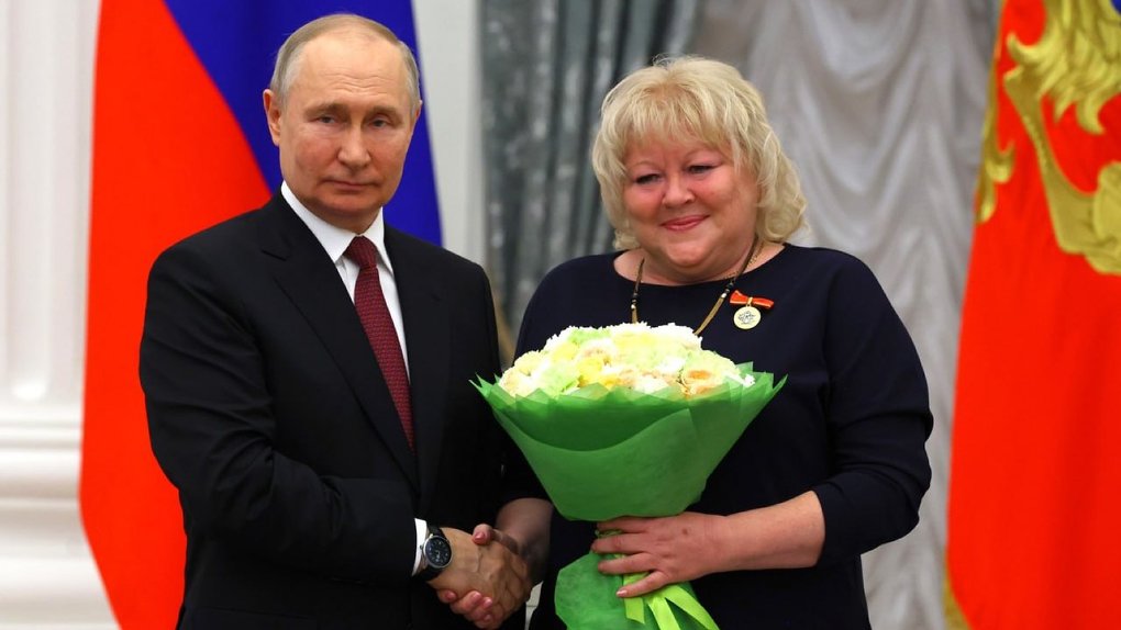 Президент РФ вручил омскому учителю знак отличия «За наставничество»