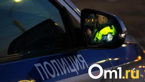 Омский водитель стал виновником массовой аварии и скрылся