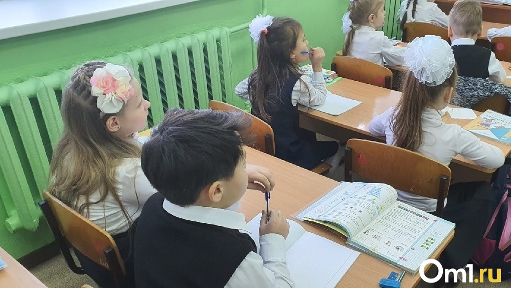 Более 23 000 первоклассников сели за парты в новосибирских школах