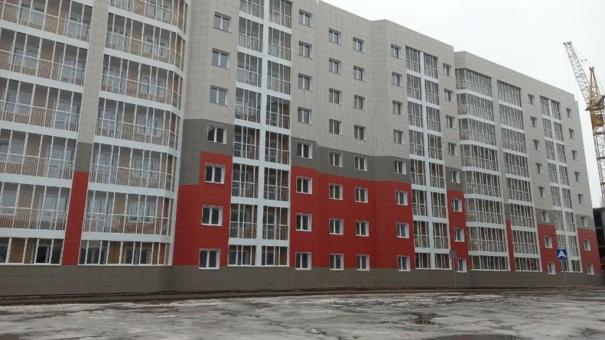 На омском Левобережье сдали в эксплуатацию дом со 160 однокомнатными квартирами