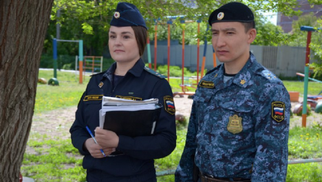 Омские приставы помогли бабушке восстановить общение с внуками