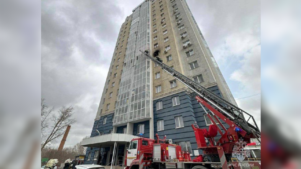Семь человек спасли из пожара в 18-этажном доме в Новосибирске
