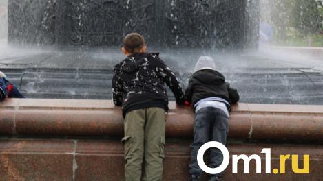 Подсветили красоту: два знаковых фонтана Новосибирска радуют горожан по вечерам