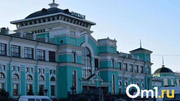 Впервые за пять лет: в Омске остановился поезд по маршруту Пхеньян — Москва