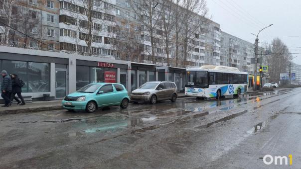В Омске оказались разбиты ещё несколько тёплых остановок