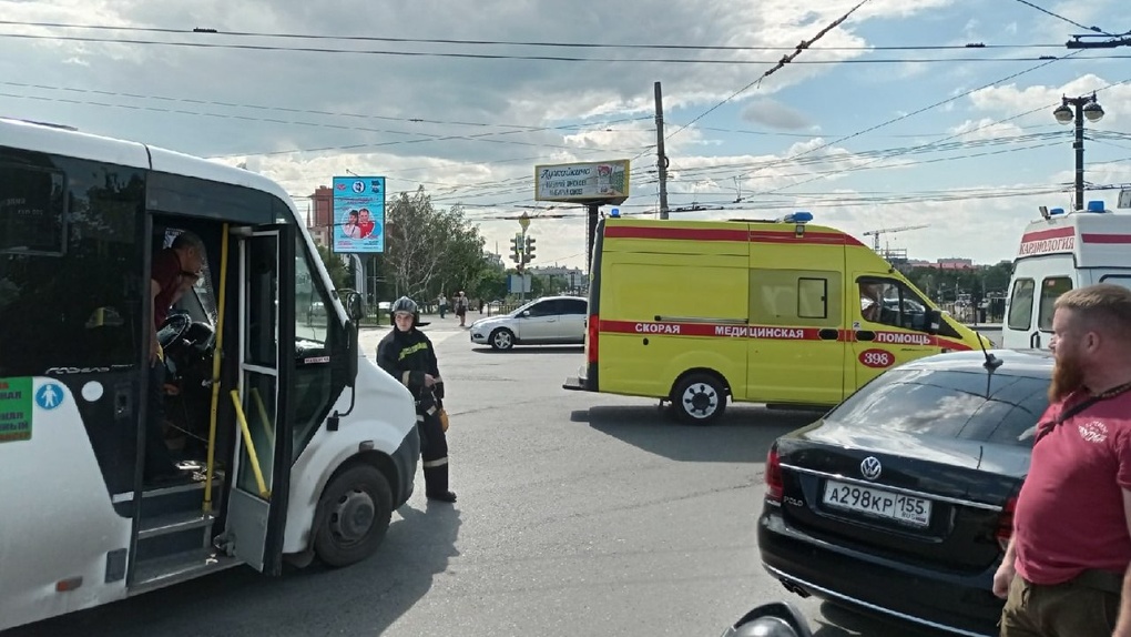 В Омске начался суд над водителем маршрутки, сбившим троих школьников на переходе