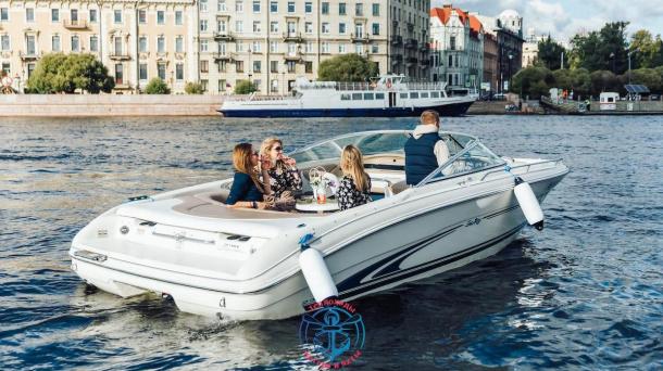 Как выбрать проверенную компанию для аренды катера в Санкт-Петербурге