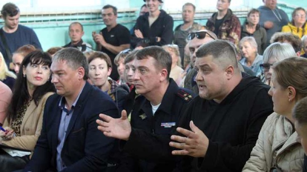 «Убийцы рядом с детьми!»: искитимцы борются против открытия исправительного центра для заключённых