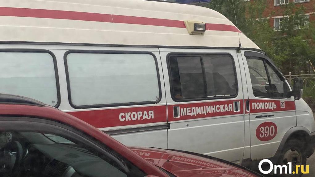 В центре Омска образовалась большая пробка из-за аварии с автобусом