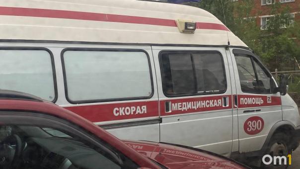 В центре Омска образовалась большая пробка из-за аварии с автобусом