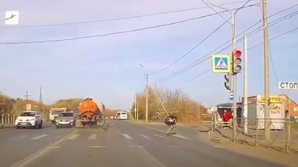 Водитель ЗИЛа, задавивший 11-летнего мальчика в Омске, спешил к своей умирающей дочери?