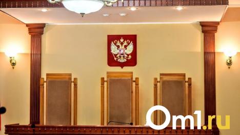 В Омске мужчина провалился в яму с кипятком и получил ожоги обеих ног