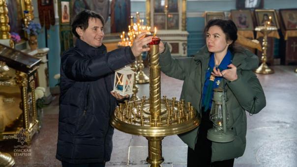 В Омск прибыла частица Благодатного огня