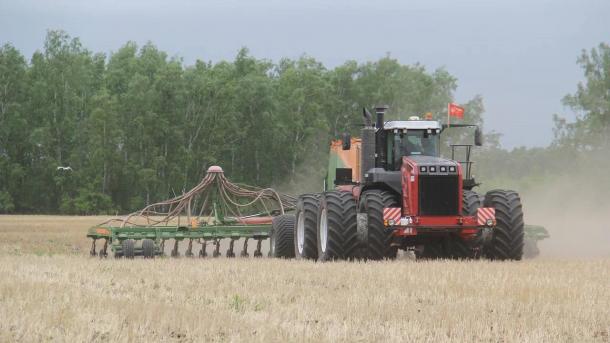 В омском Минсельхозе рассказали, каких работников не хватает в сезон