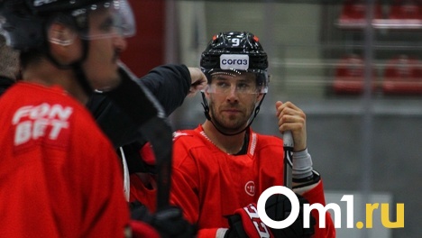 Общение хоккеистов и пара автографов: в Омске прошла открытая тренировка «Авангарда»