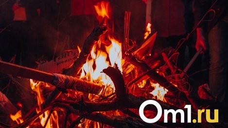 В Омской области из-за неисправной печи полностью сгорели четыре жилых дома