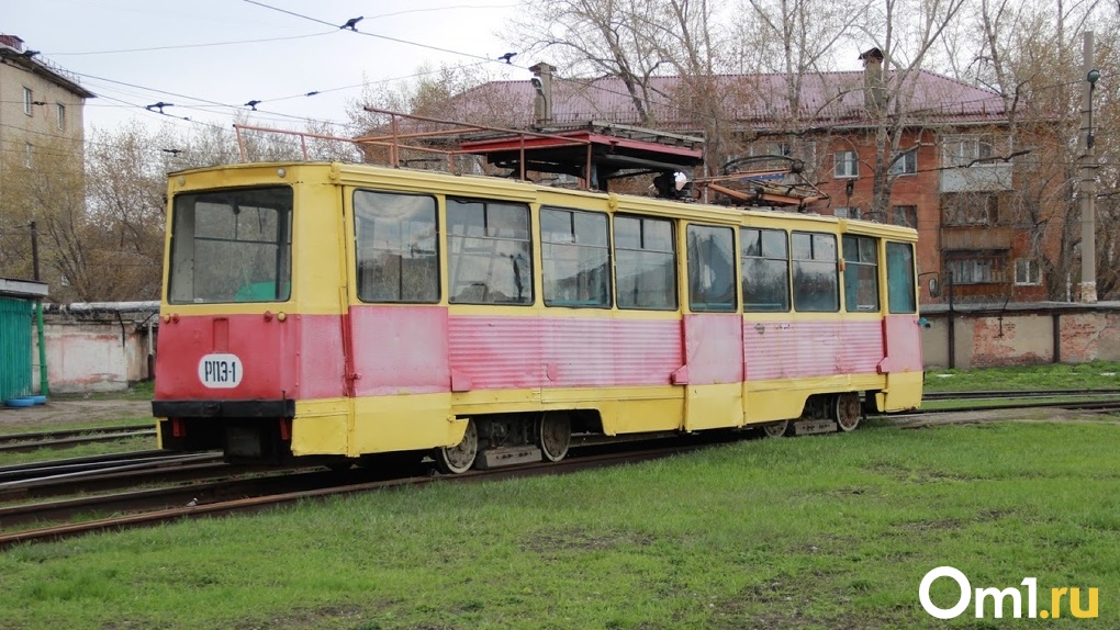 Водители омских трамваев жалуются на постоянную усталость