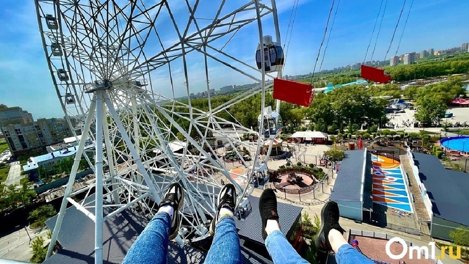 В омском парке «Вокруг света» в выходной остановились аттракционы из-за перебоя с электричеством
