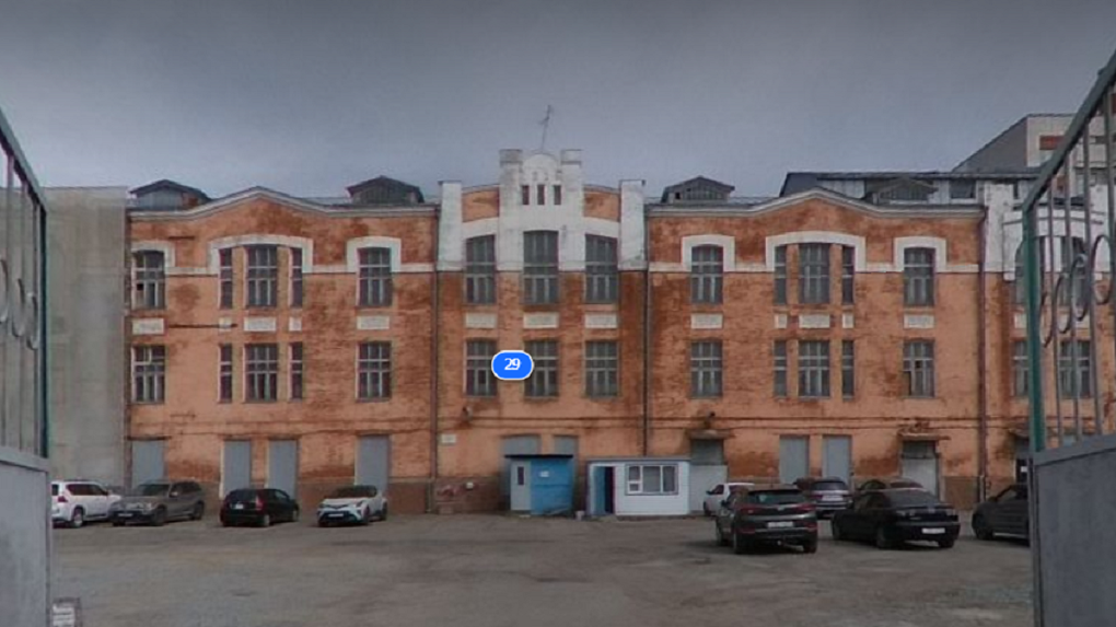 Минкульт Омской области потребовал привести в порядок здание швейной фабрики «Луч»