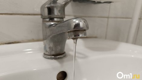 Почти миллиард рублей задолжали омичи за холодную воду