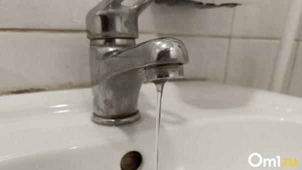 Почти миллиард рублей задолжали омичи за холодную воду