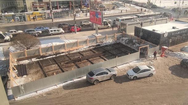 Омичи пожаловались на строительство павильонов около «Фестиваля»