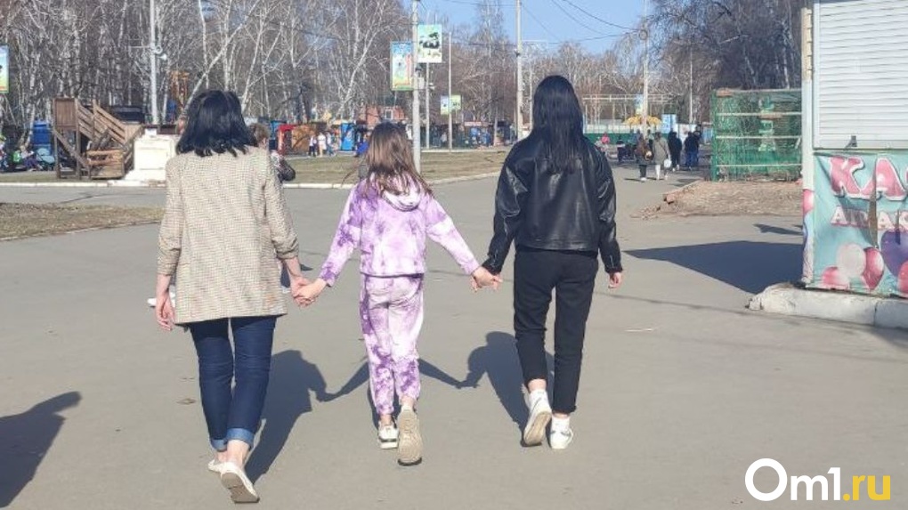 «Старики закрывали детей собой». Украинская семья, приехавшая в Омск, – о самых страшных днях своей жизни