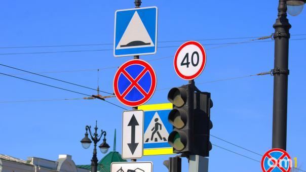 В Омске на перекрёстке улиц Булатова и Орджоникидзе изменили схему движения