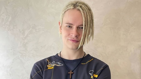 Певец SHAMAN записал поздравление для Владимира Путина в прямом эфире