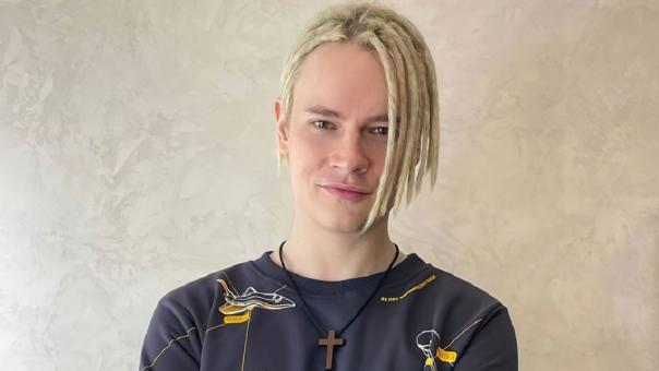 Певец SHAMAN записал поздравление для Владимира Путина в прямом эфире