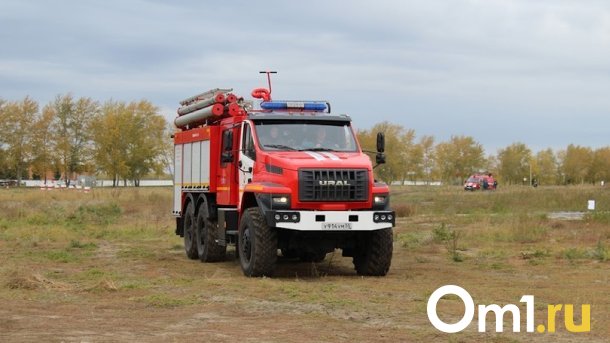 Пожар возник на территории омского военного госпиталя