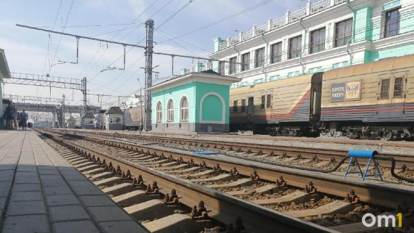 В Омске двоих студентов поймали на краже металлолома с железнодорожного предприятия