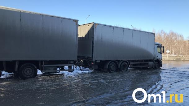 В Омске планируют закрыть для грузовиков 12 улиц