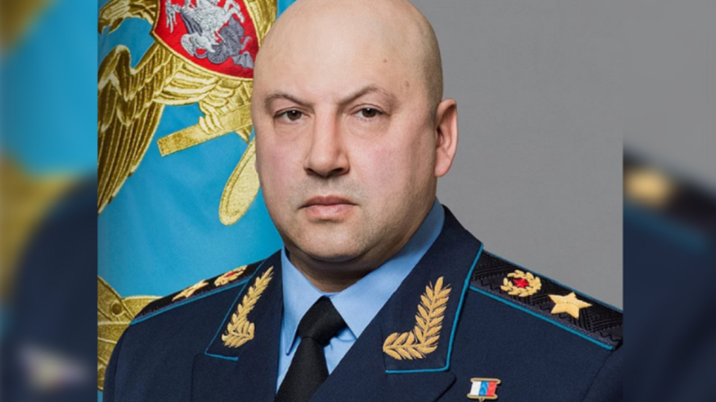 РБК: Генерала Суровикина из Новосибирска освободили от должности замкомандующего войсками СВО
